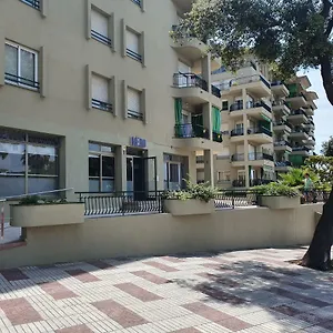 Faro Solo Mujeres Hostal